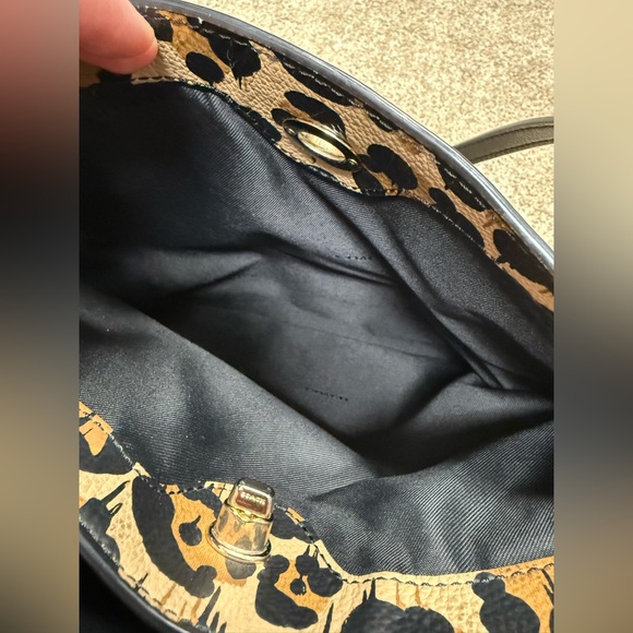 Coach bag - wild beast leopard print Gary baseman turn lock - Picture 5 of 16